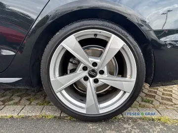 Audi A4 Limousine S line 40 TDI quattro Matrix