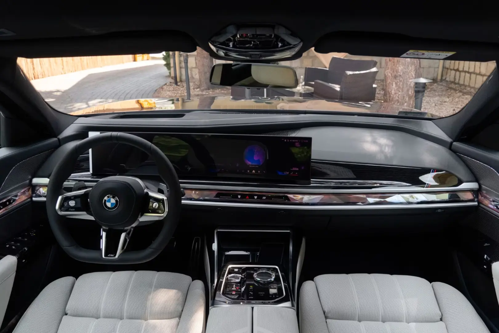 BMW 740 d xDrive M SPORT. INDIVID