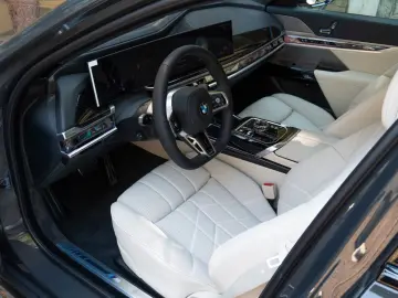 BMW 740 d xDrive M SPORT. INDIVID