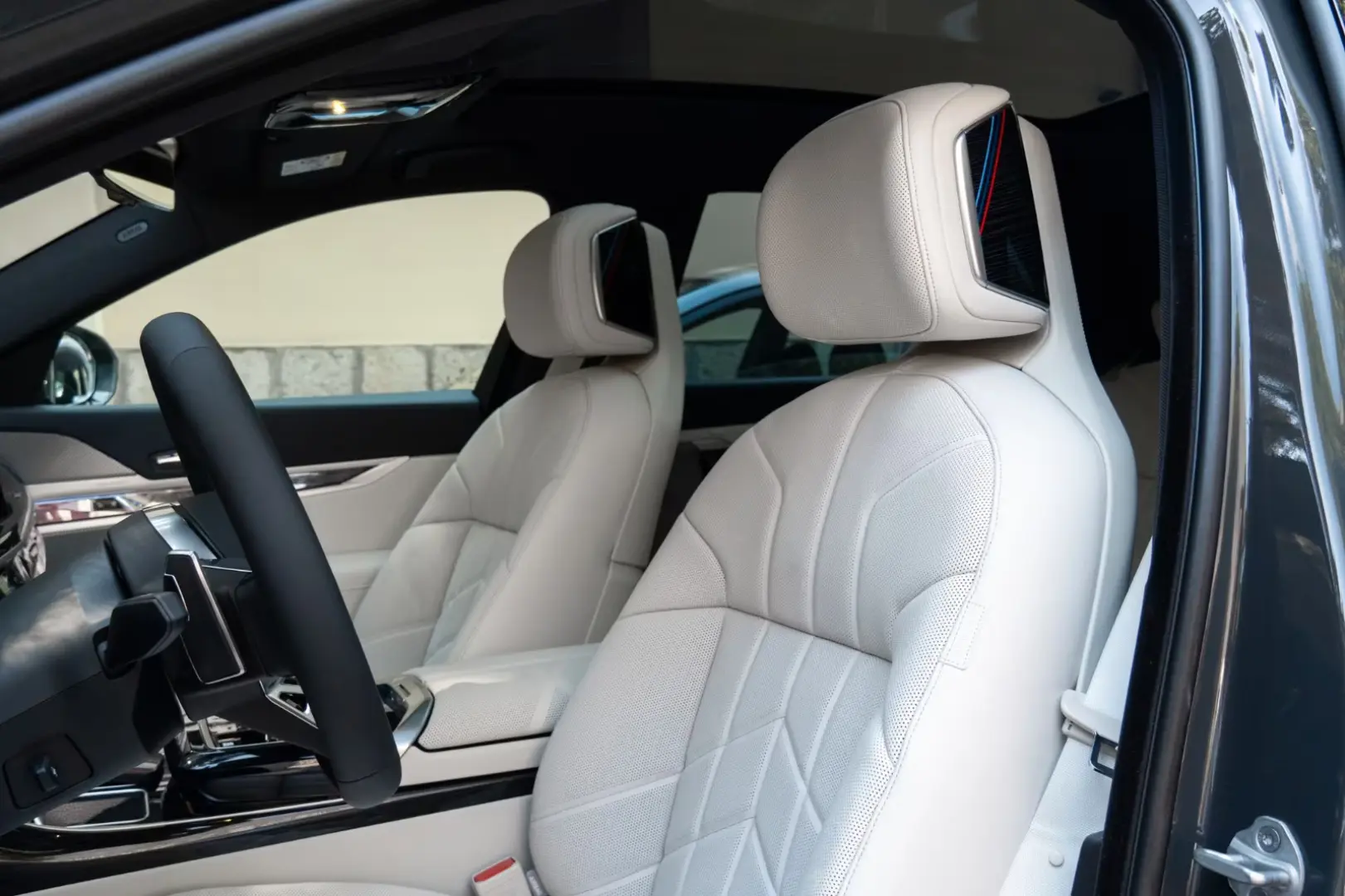 BMW 740 d xDrive M SPORT. INDIVID