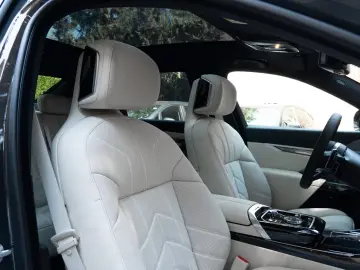 BMW 740 d xDrive M SPORT. INDIVID