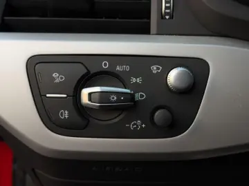 Audi A4 40 TFSI Q S LINE MASSAGE+HUD+ACC+MATRIX++