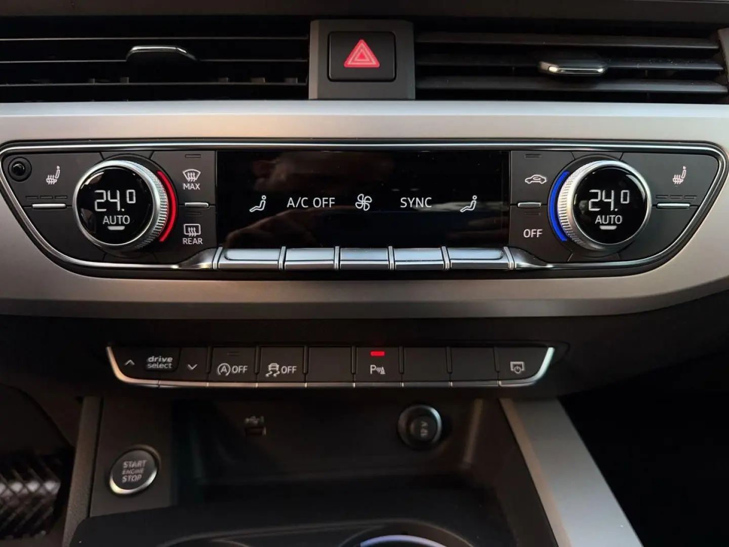 Audi A4 40 TFSI Q S LINE MASSAGE+HUD+ACC+MATRIX++