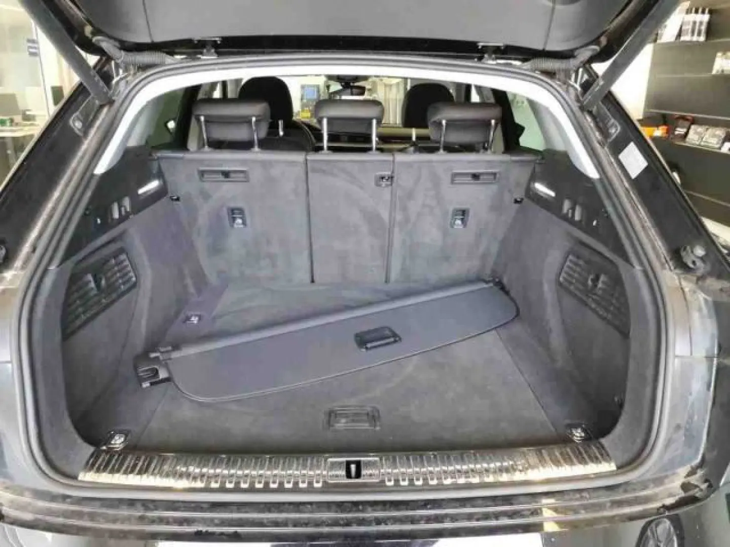 e-tron 50 quattro AHK Navi SHZ Luft LED Virtual