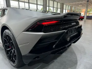 Huracán EVO RWD*LIFT*Garantie*Kamera*Alcantara*