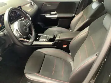 EQA 300 4M AMG/LED/Kamera/Navigation/DC-Laden/