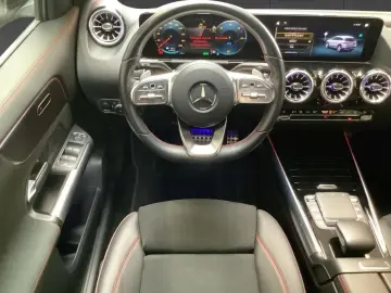 EQA 300 4M AMG/LED/Kamera/Navigation/DC-Laden/