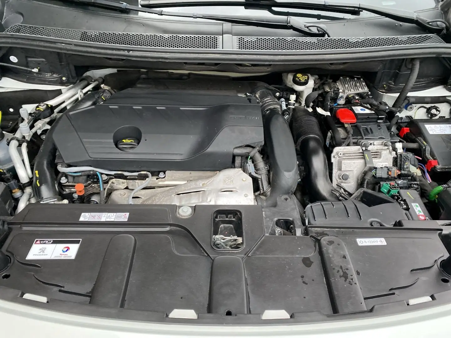 3008 Hybrid 225 Allure Pack 1.6 Plug-In EU6d *NA