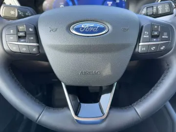 KUGA Titanium Allwetter+Kamera+Navi+Keyless PDC