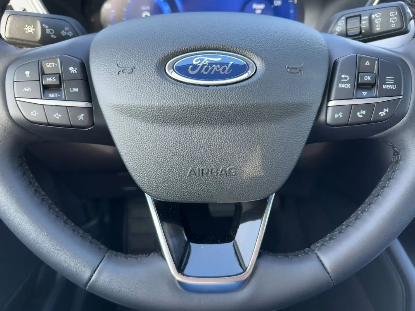 KUGA Titanium Allwetter+Kamera+Navi+Keyless PDC