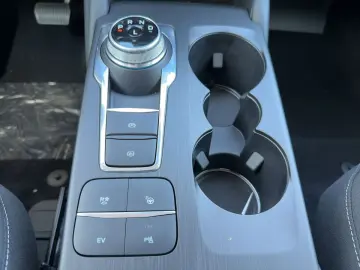 KUGA Titanium Allwetter+Kamera+Navi+Keyless PDC