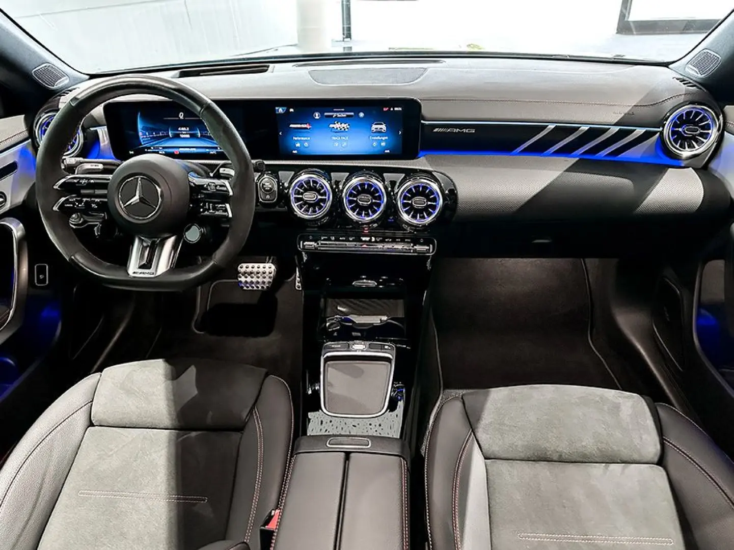 CLA 45 S 4M+ SB Night+Multib+Pano+Distronic+HuD