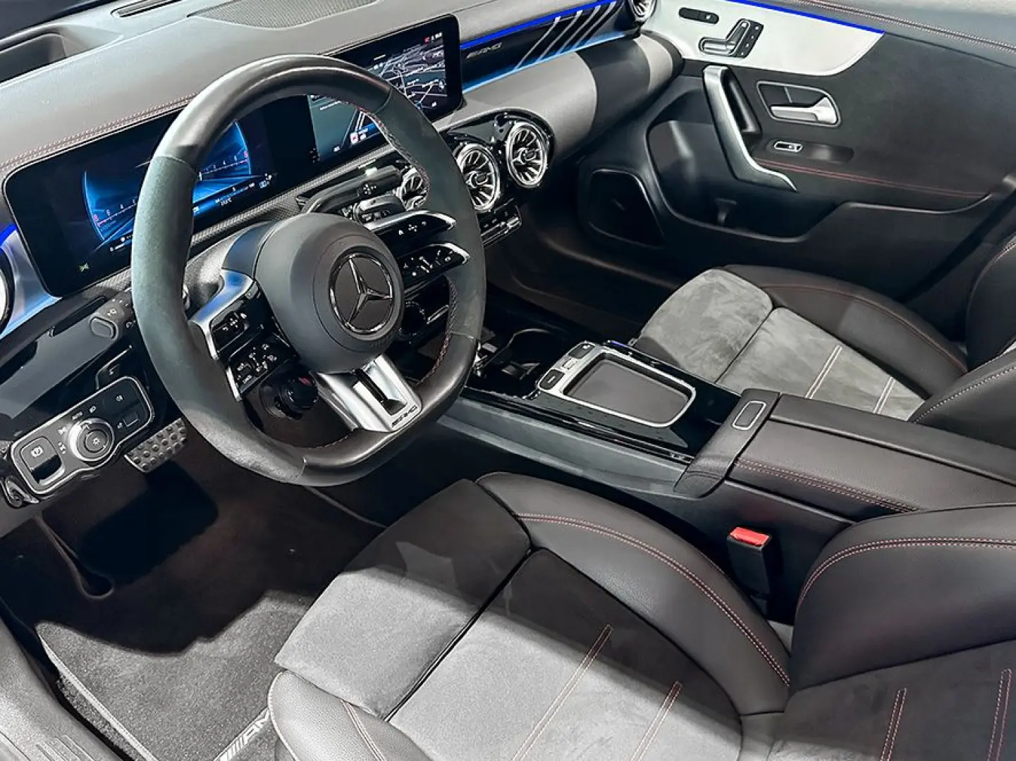 CLA 45 S 4M+ SB Night+Multib+Pano+Distronic+HuD