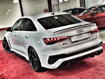 RS3 *2.5 TFSI*QUATTRO*LIMO*CARPLAY*B&O*MASSAGE