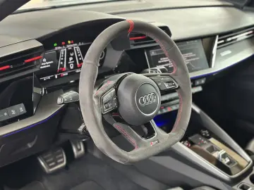 RS3 *2.5 TFSI*QUATTRO*LIMO*CARPLAY*B&O*MASSAGE