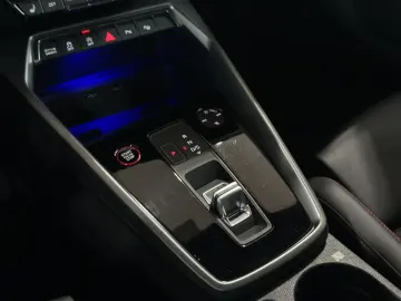RS3 *2.5 TFSI*QUATTRO*LIMO*CARPLAY*B&O*MASSAGE
