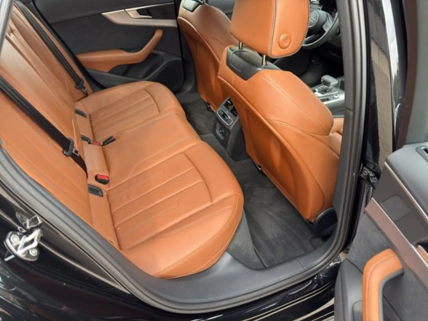 Audi A4 2,0 TFSI quattro S line MATRIX NAVI