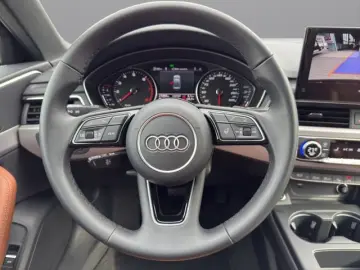 Audi A4 2,0 TFSI quattro S line MATRIX NAVI