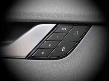 992 Carrera S 18Wege SAGA Carbon Approved 04/26