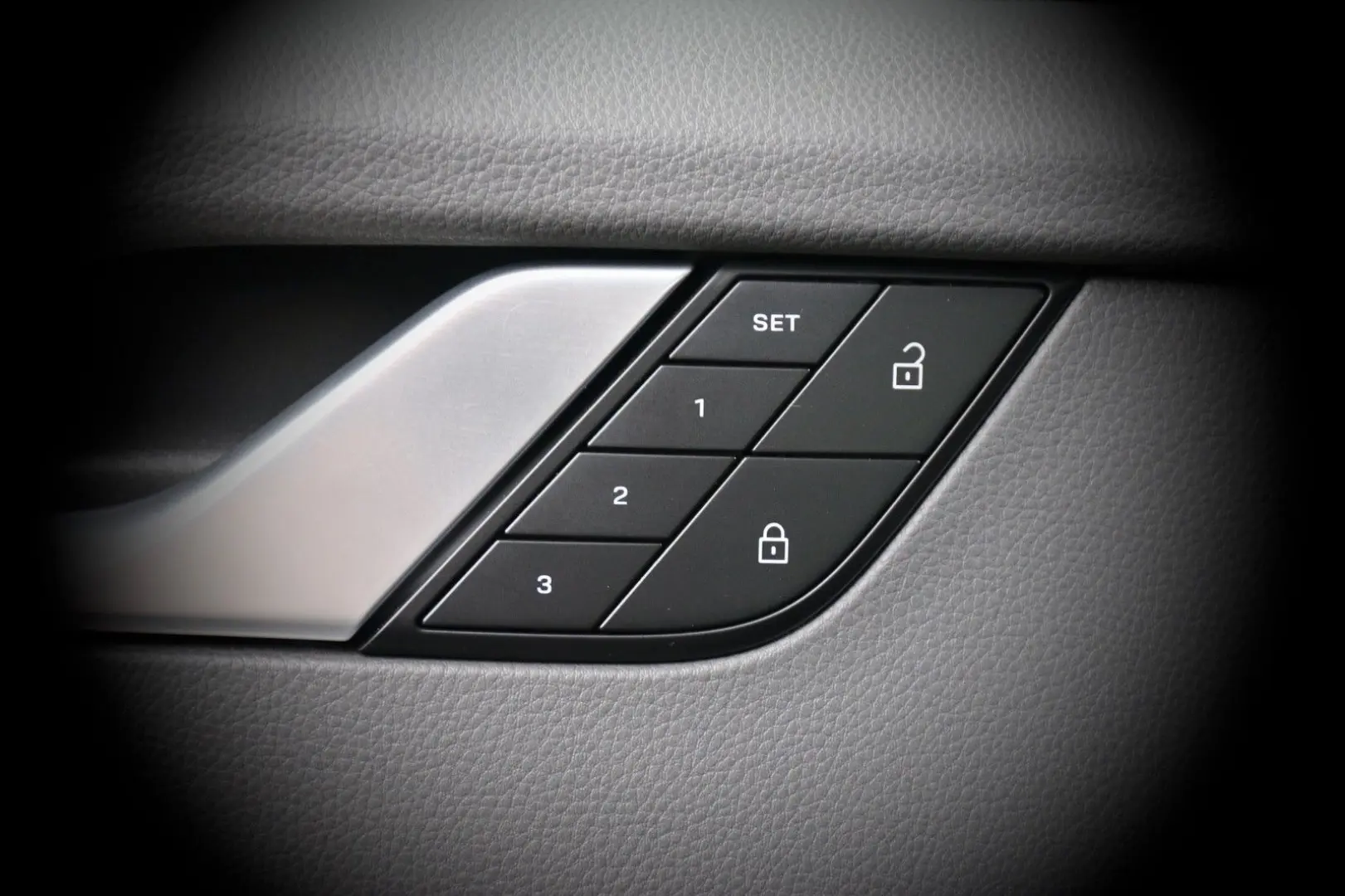 992 Carrera S 18Wege SAGA Carbon Approved 04/26
