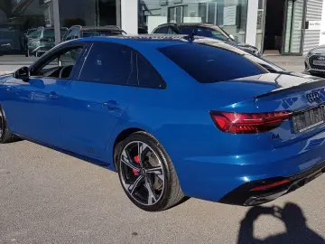 Audi A4 Lim. 45 TFSI quatt S line*MATRIX*