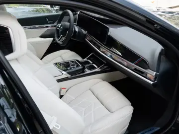 BMW 740 d xDrive M SPORT. CER.