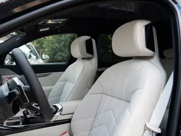 BMW 740 d xDrive M SPORT. CER.