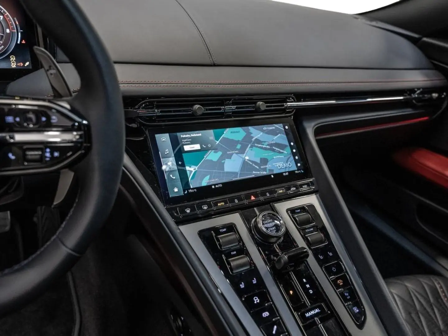 DB12 Oberon Black Carbonbremse Interieur Duotone