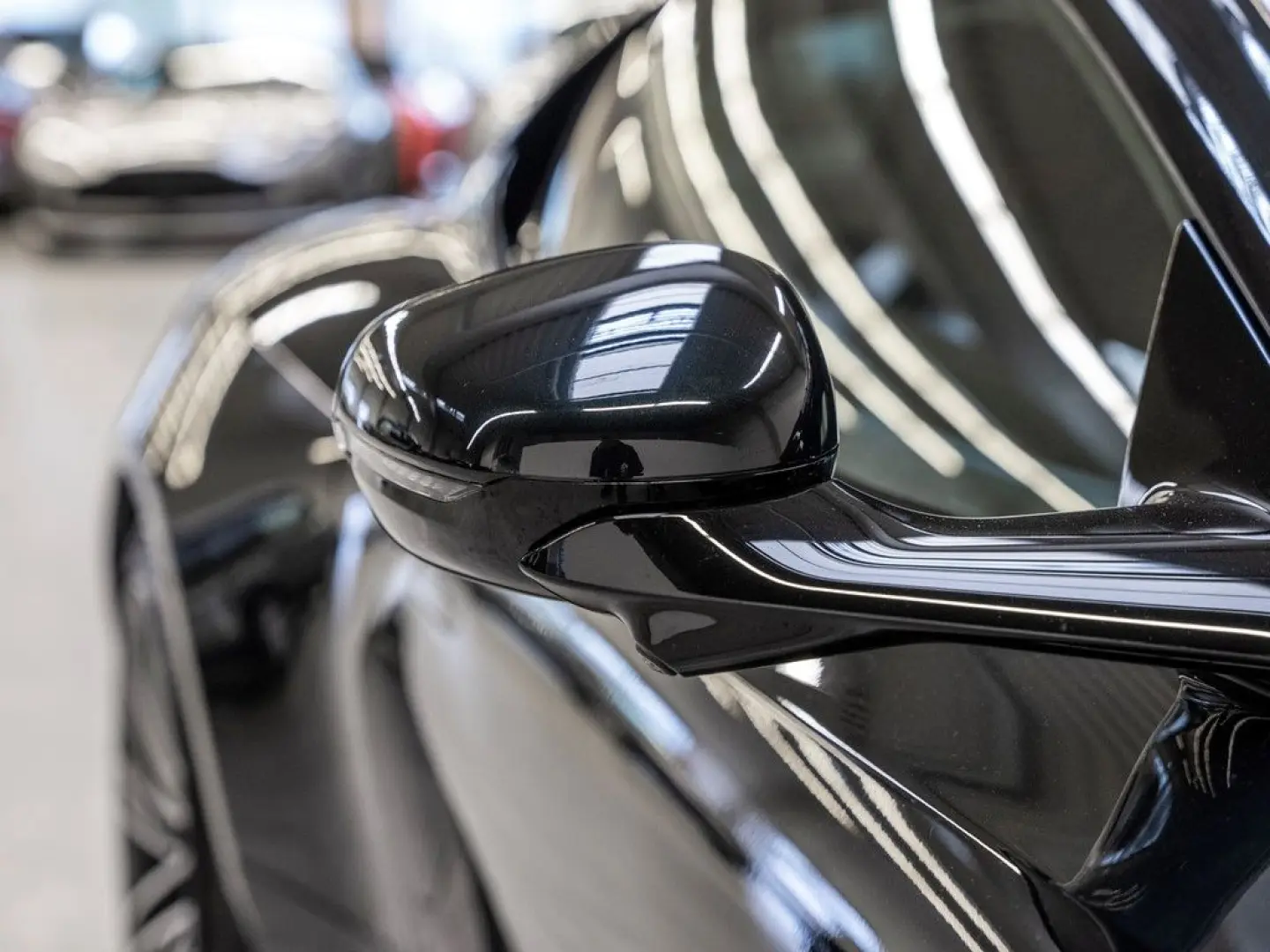 DB12 Oberon Black Carbonbremse Interieur Duotone