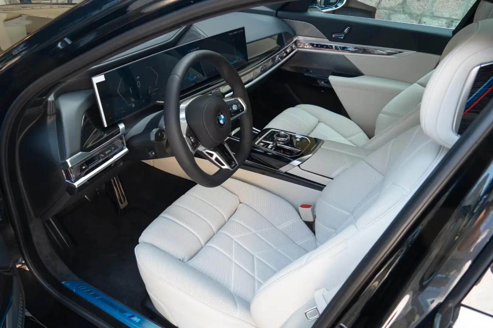 BMW 740 d M SPORT. DR.. ASS.PRO. MASAJ.