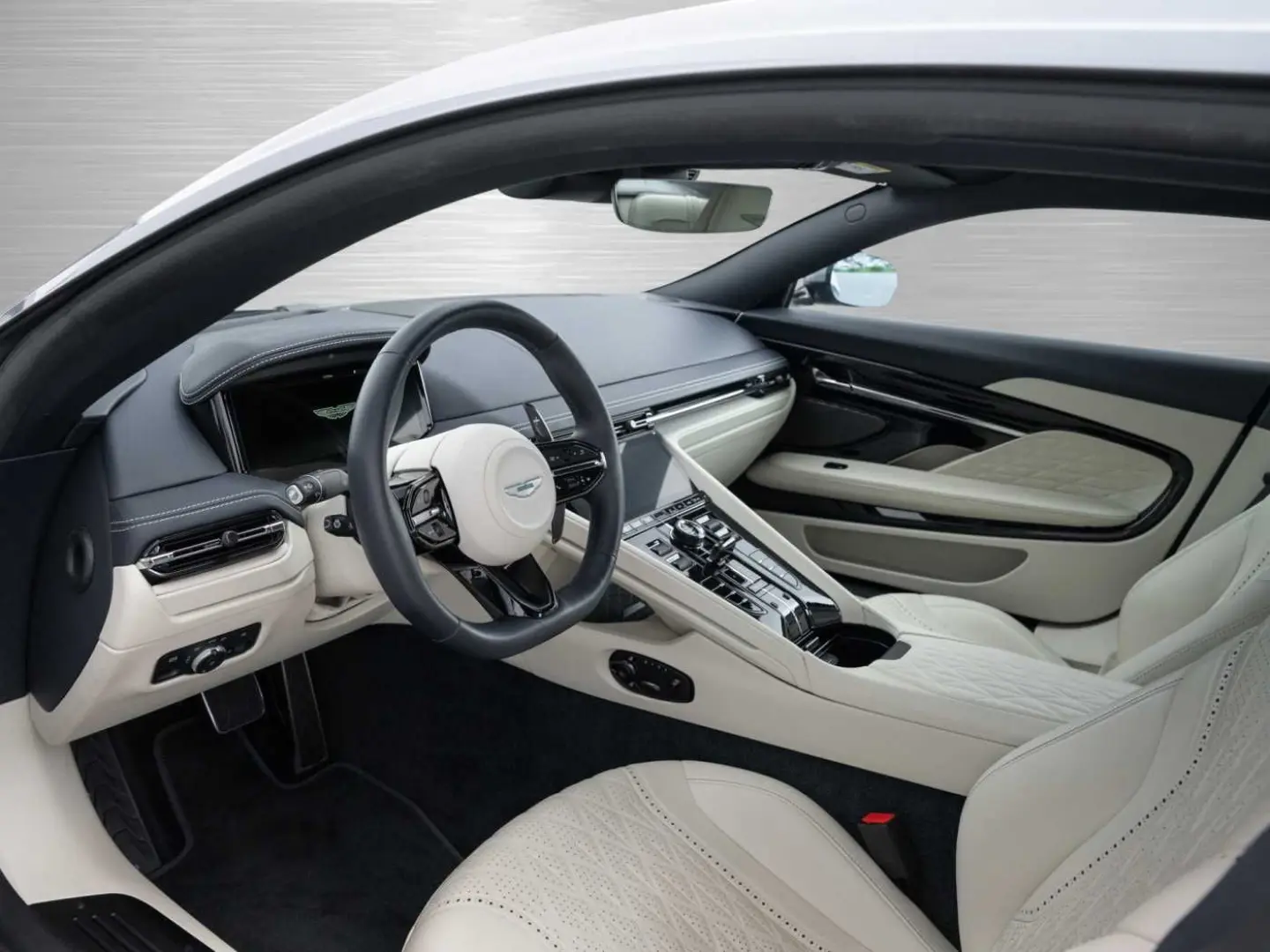 DB12 V8 Coupe