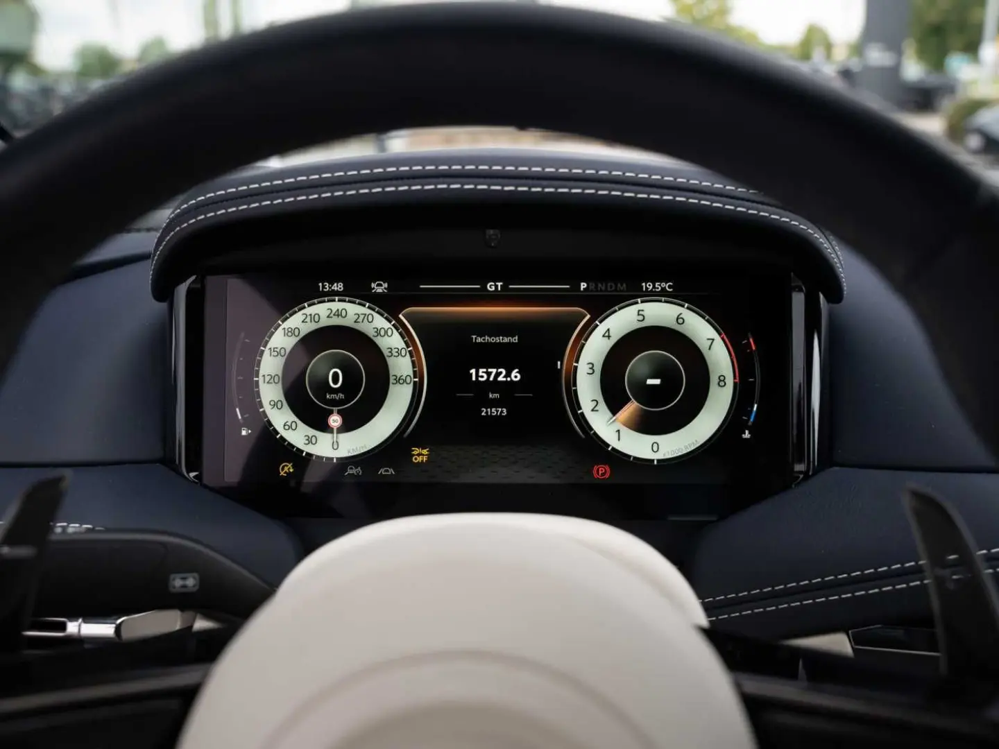 DB12 V8 Coupe