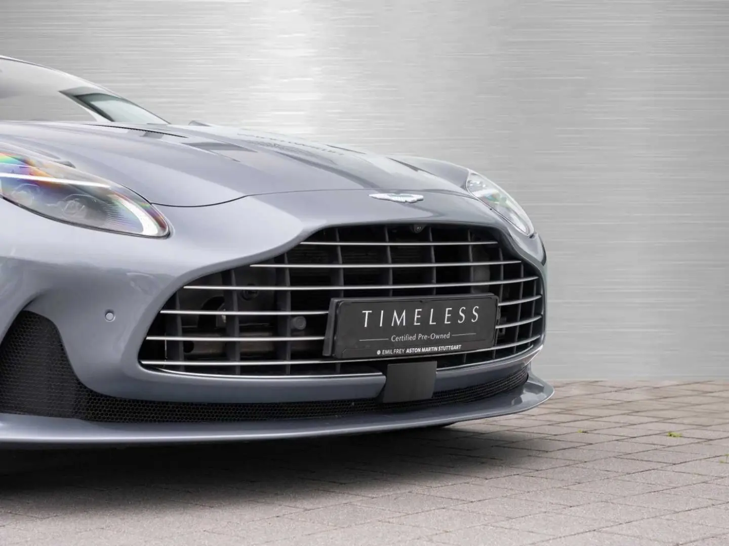 DB12 V8 Coupe