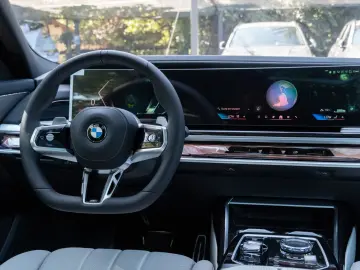 BMW 740 d M SPORT. INDIVID. MASAJ.