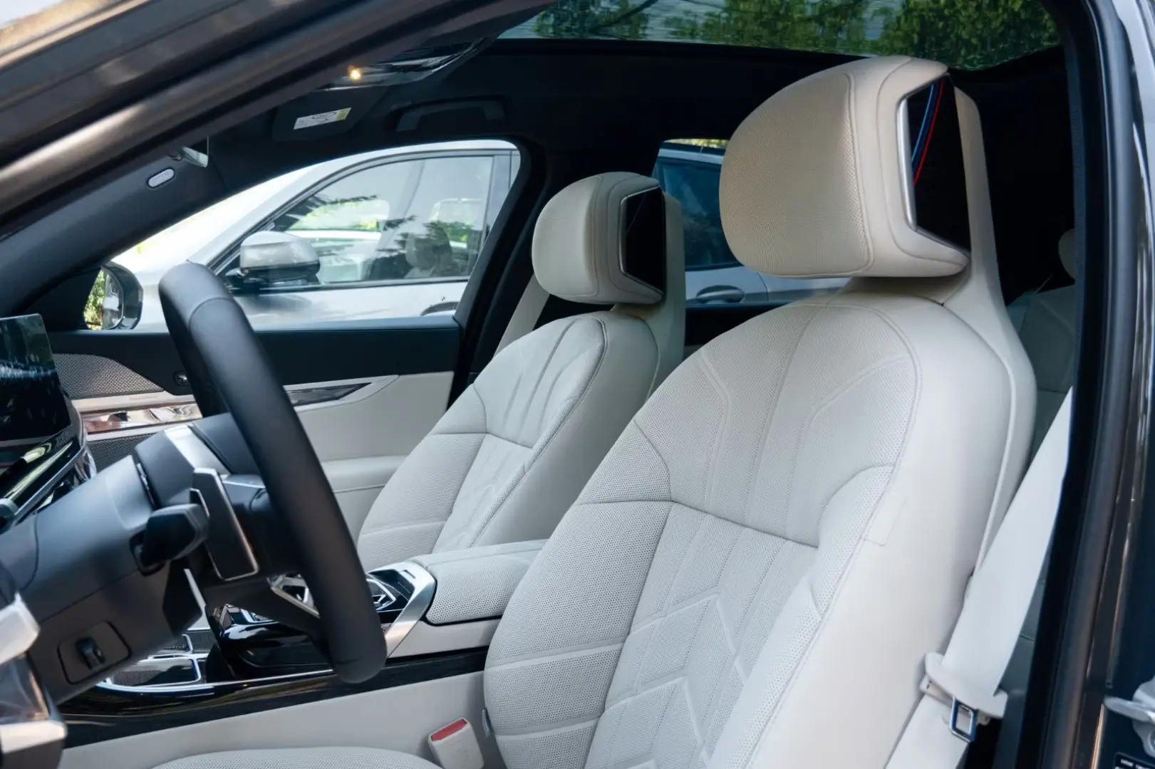 BMW 740 d M SPORT. INDIVID. MASAJ.