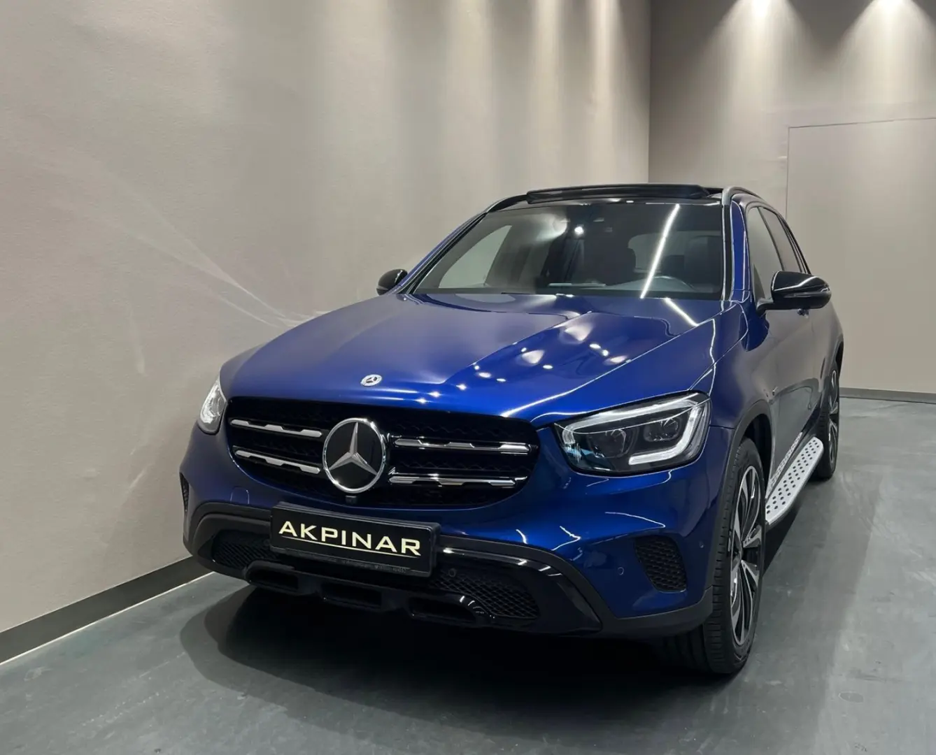 GLC300 e 4M *NIGHT*PANO*MASSAGE*AHK*BURM*DISTR*