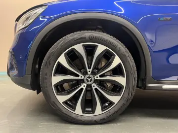 GLC300 e 4M *NIGHT*PANO*MASSAGE*AHK*BURM*DISTR*
