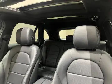 GLC300 e 4M *NIGHT*PANO*MASSAGE*AHK*BURM*DISTR*