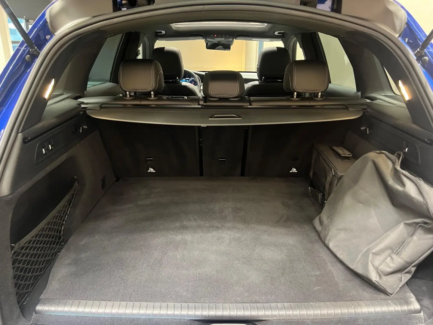 GLC300 e 4M *NIGHT*PANO*MASSAGE*AHK*BURM*DISTR*