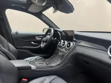 GLC300 e 4M *NIGHT*PANO*MASSAGE*AHK*BURM*DISTR*