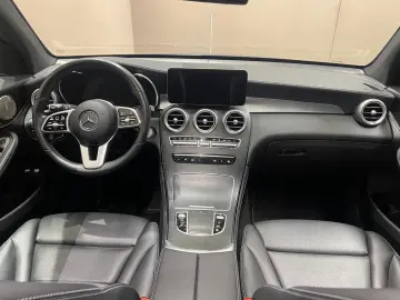 GLC300 e 4M *NIGHT*PANO*MASSAGE*AHK*BURM*DISTR*