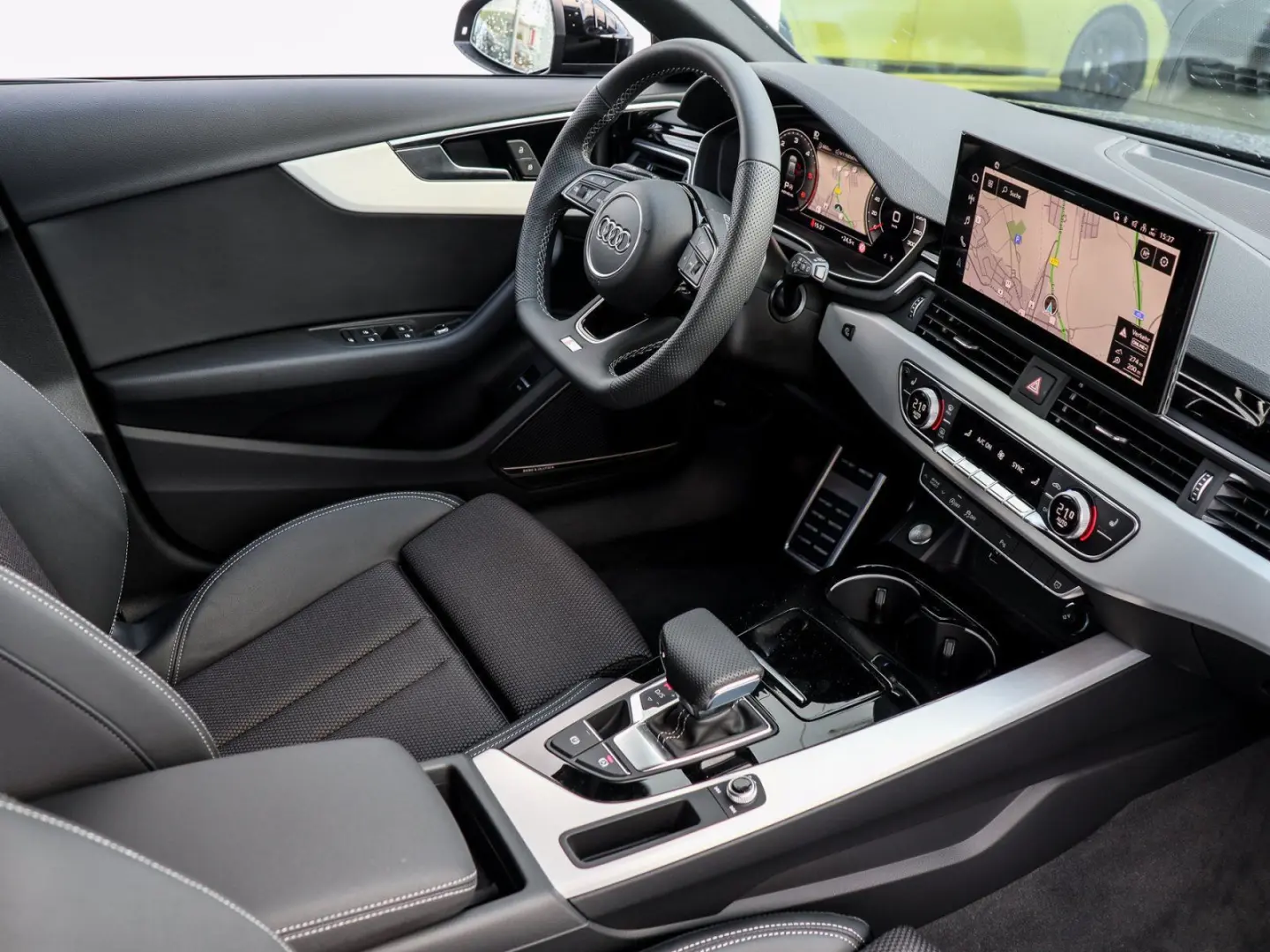 Audi A4 Avant S-Line 40 TDI quattro S-tronic