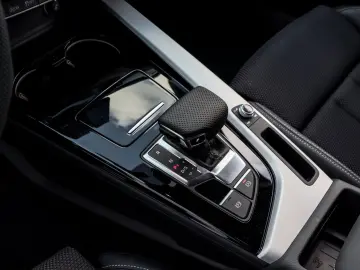 Audi A4 Avant S-Line 40 TDI quattro S-tronic