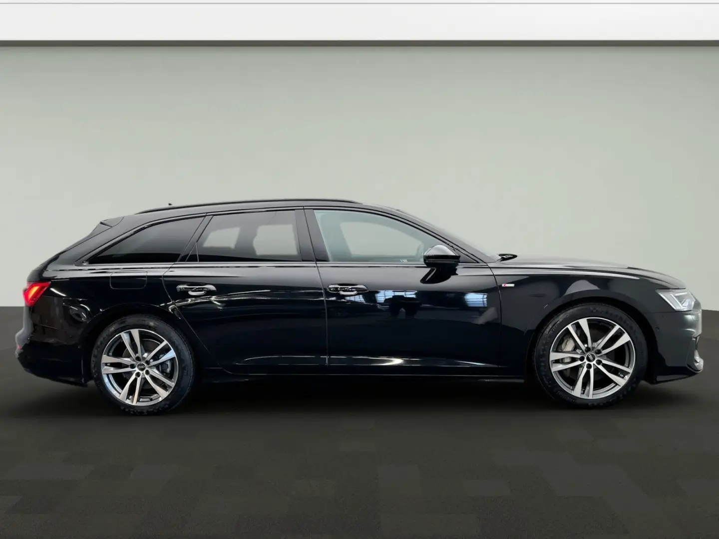 Audi A6 Avant Design 50 TDI quattro S line*Navi*Matrix