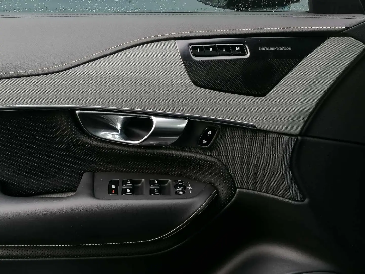 XC90 B5 D AWD R-Design 7-Sitzer 360°, Pano uvm.