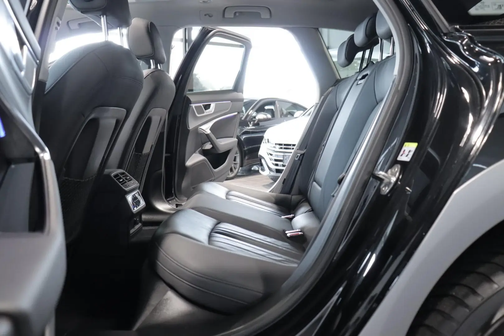 A6 Allroad 3.0 V6 TDI *PANO*VIRTUAL*MATRIX*AHK*