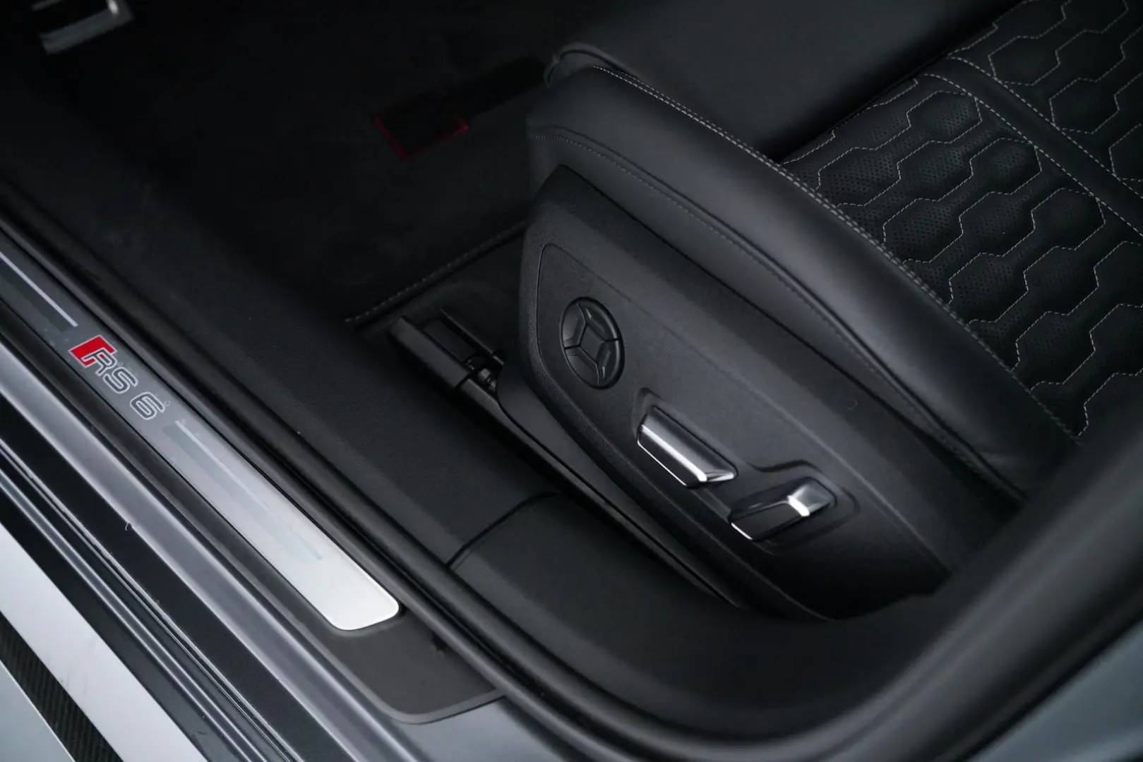 RS6 EINZIGARTIGE AUSSTATTUNG AUDI EXCLUSIVEuvm