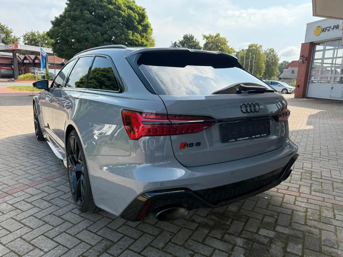 Audi RS6 Avant 4.0 TFSI quattro H/UP*LEDER*TOP*PANO