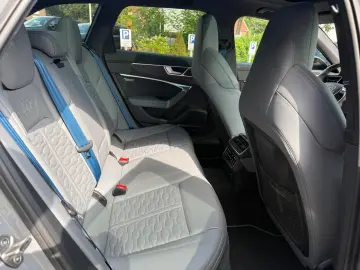 Audi RS6 Avant 4.0 TFSI quattro H/UP*LEDER*TOP*PANO