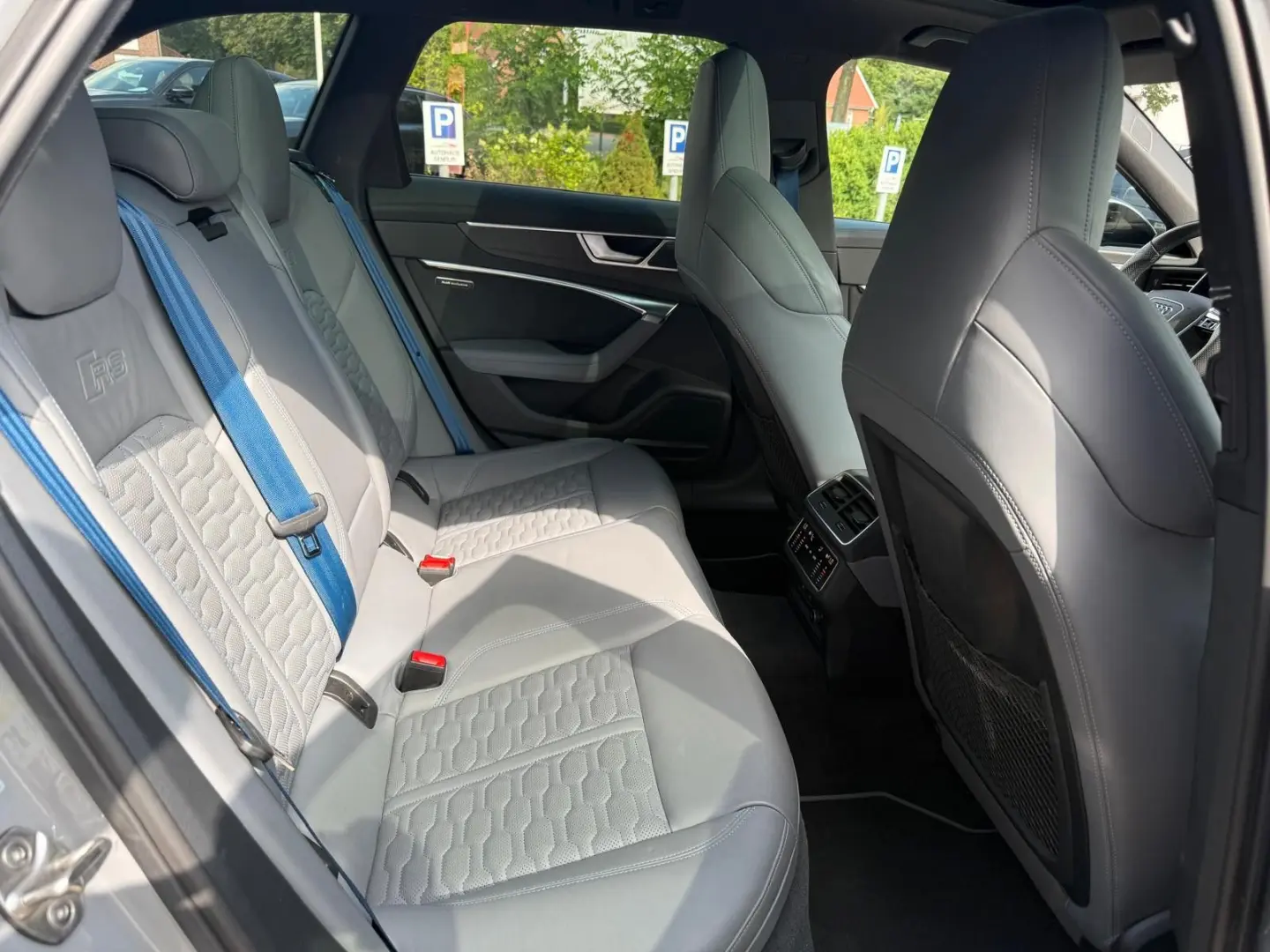 Audi RS6 Avant 4.0 TFSI quattro H/UP*LEDER*TOP*PANO